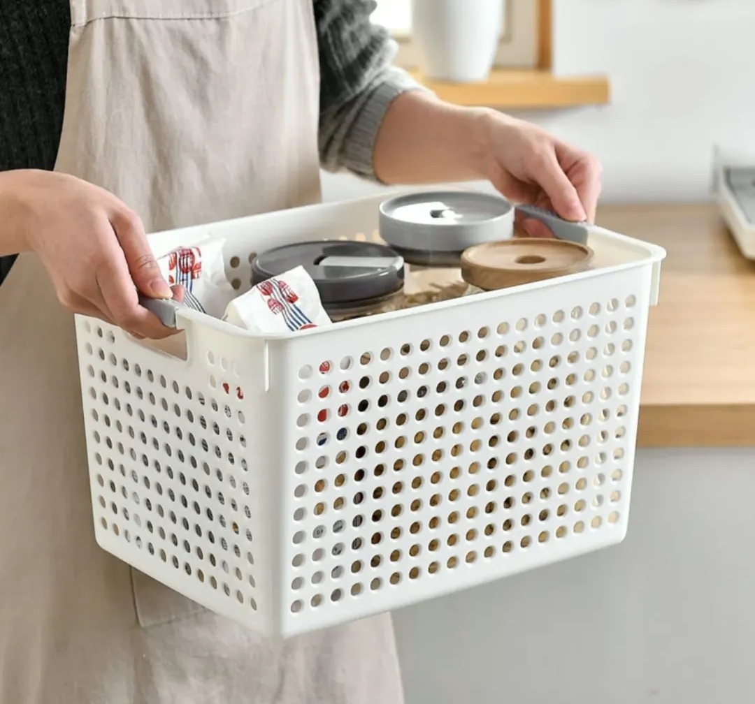 Basket organizer